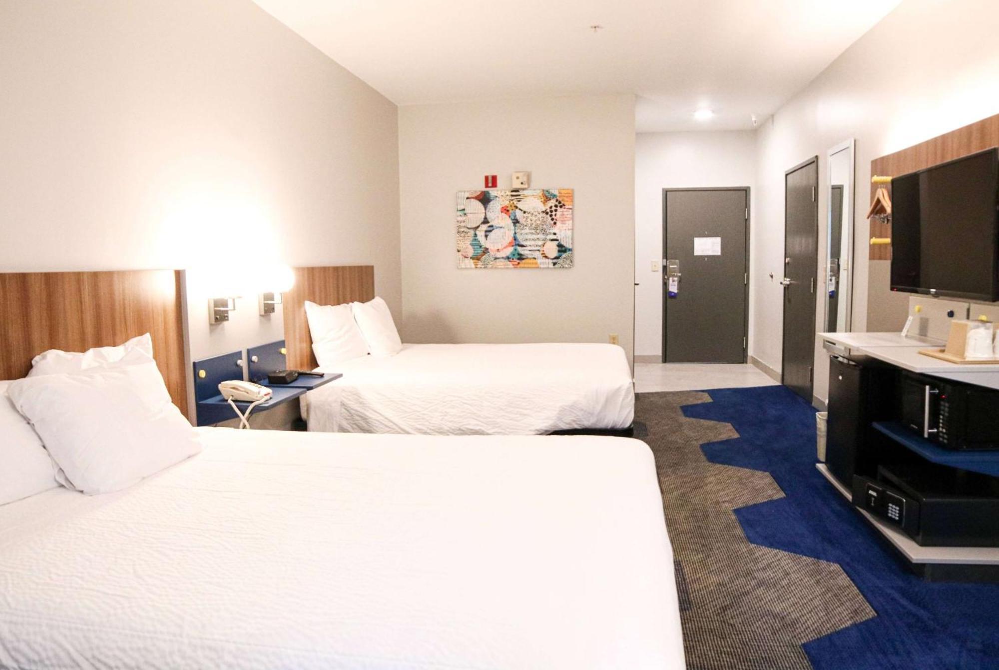 Microtel Inn & Suites By Wyndham Charlotte/Northlake Esterno foto